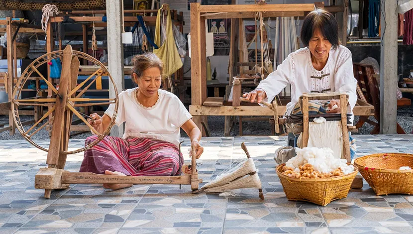 the-weaving-village-of-Ban-Nong-Bouathong