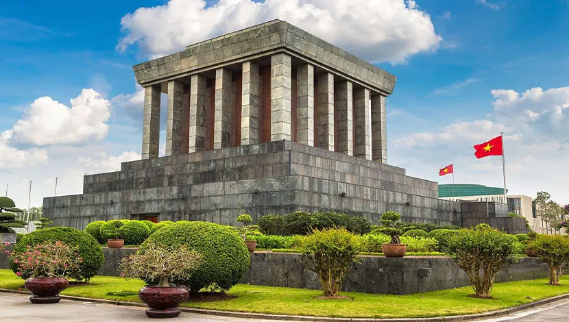 ho-chi-minh-mausoleum